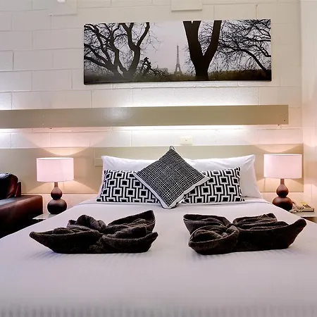 Castle Creek Motor Inn Euroa Room photo