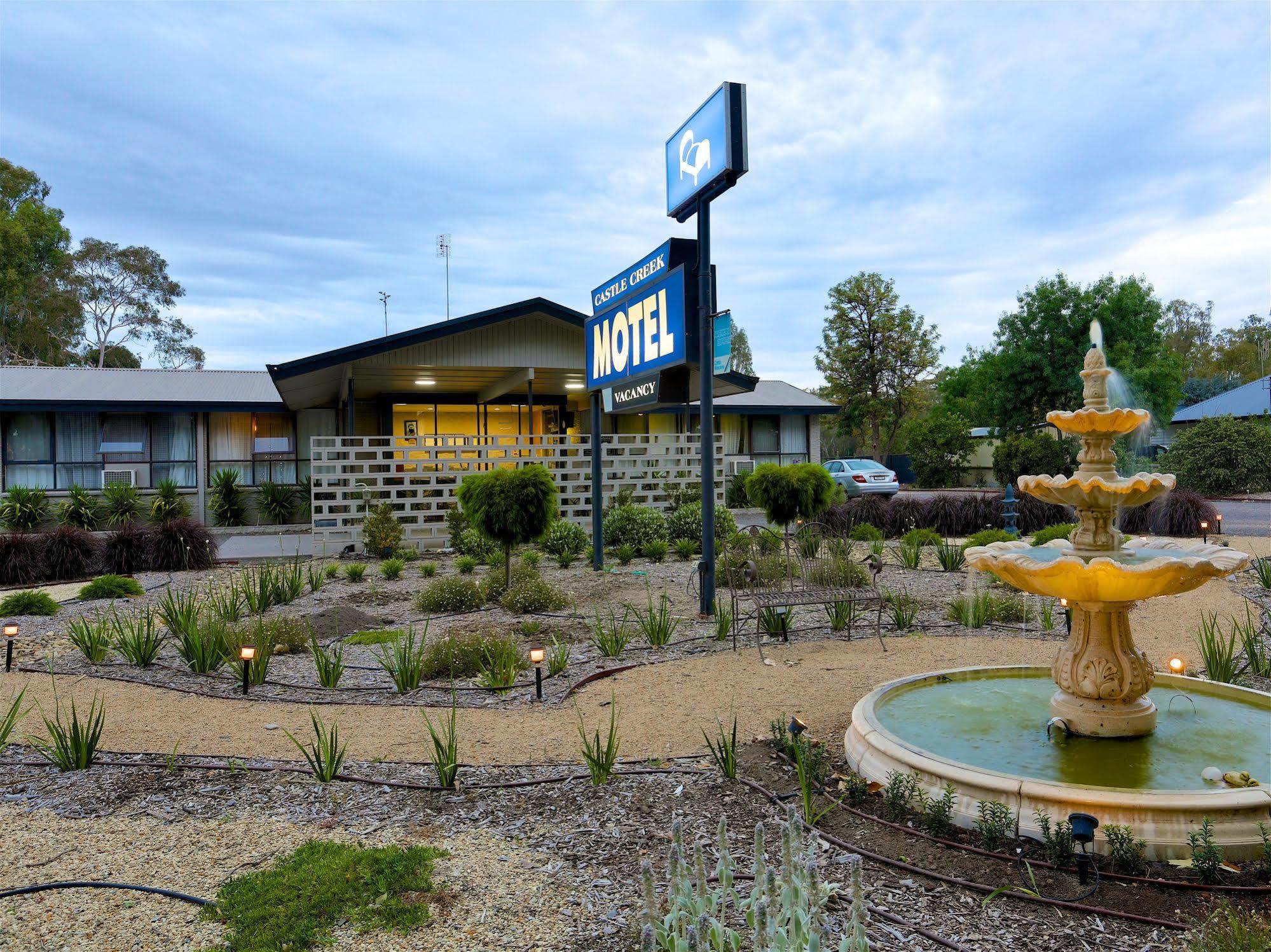 Castle Creek Motor Motel
